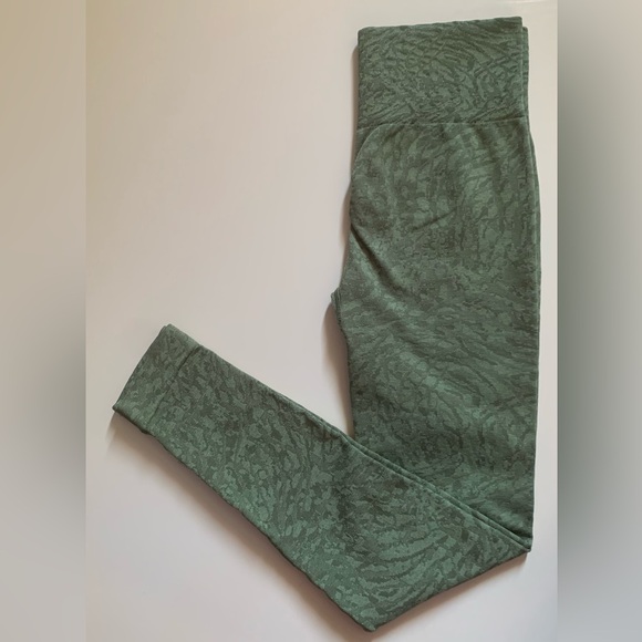 Gymshark Adapt Animal Seamless Leggings - Picture 3 of 11